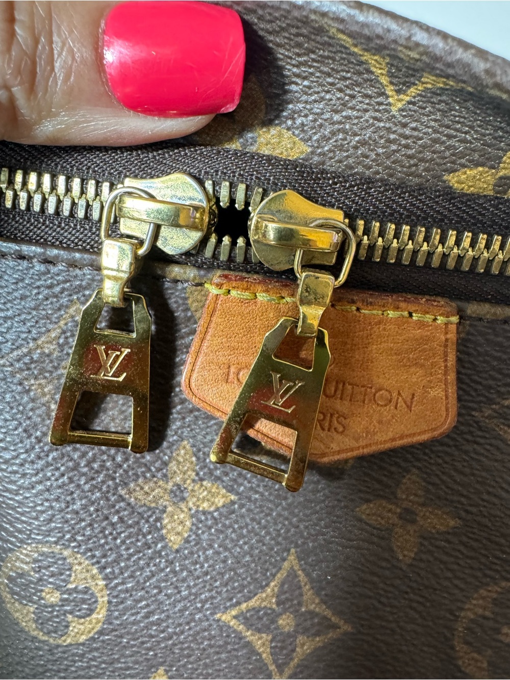 Louis Vuitton Monogram bumbag - Picture 11 of 15